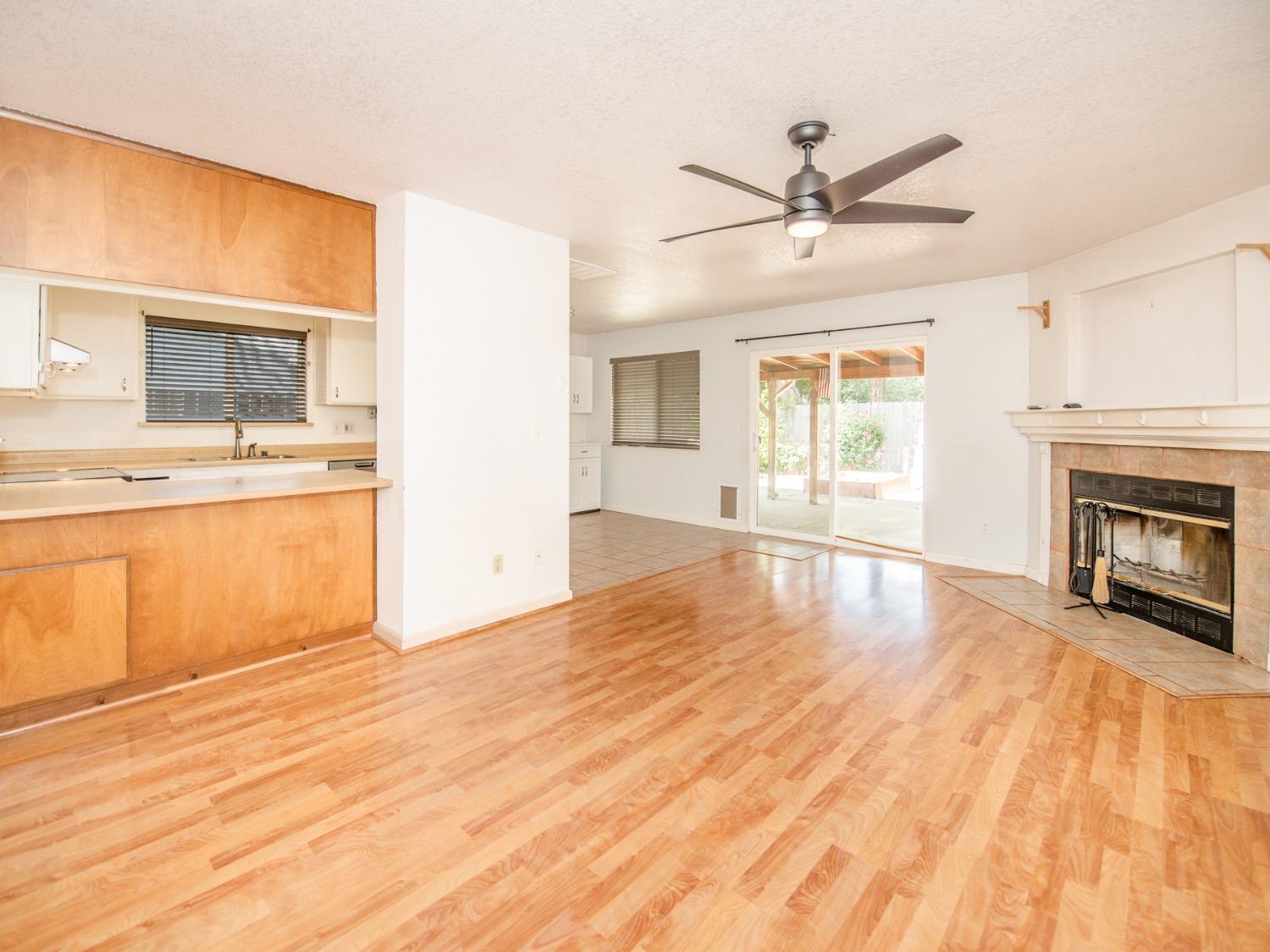 Detail Gallery Image 2 of 58 For 148 Glacier St, Woodland,  CA 95695 - 3 Beds | 2 Baths