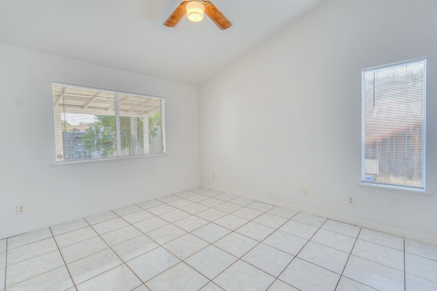 Detail Gallery Image 42 of 60 For 2267 Imperial Dr, Los Banos,  CA 93635 - 3 Beds | 2 Baths