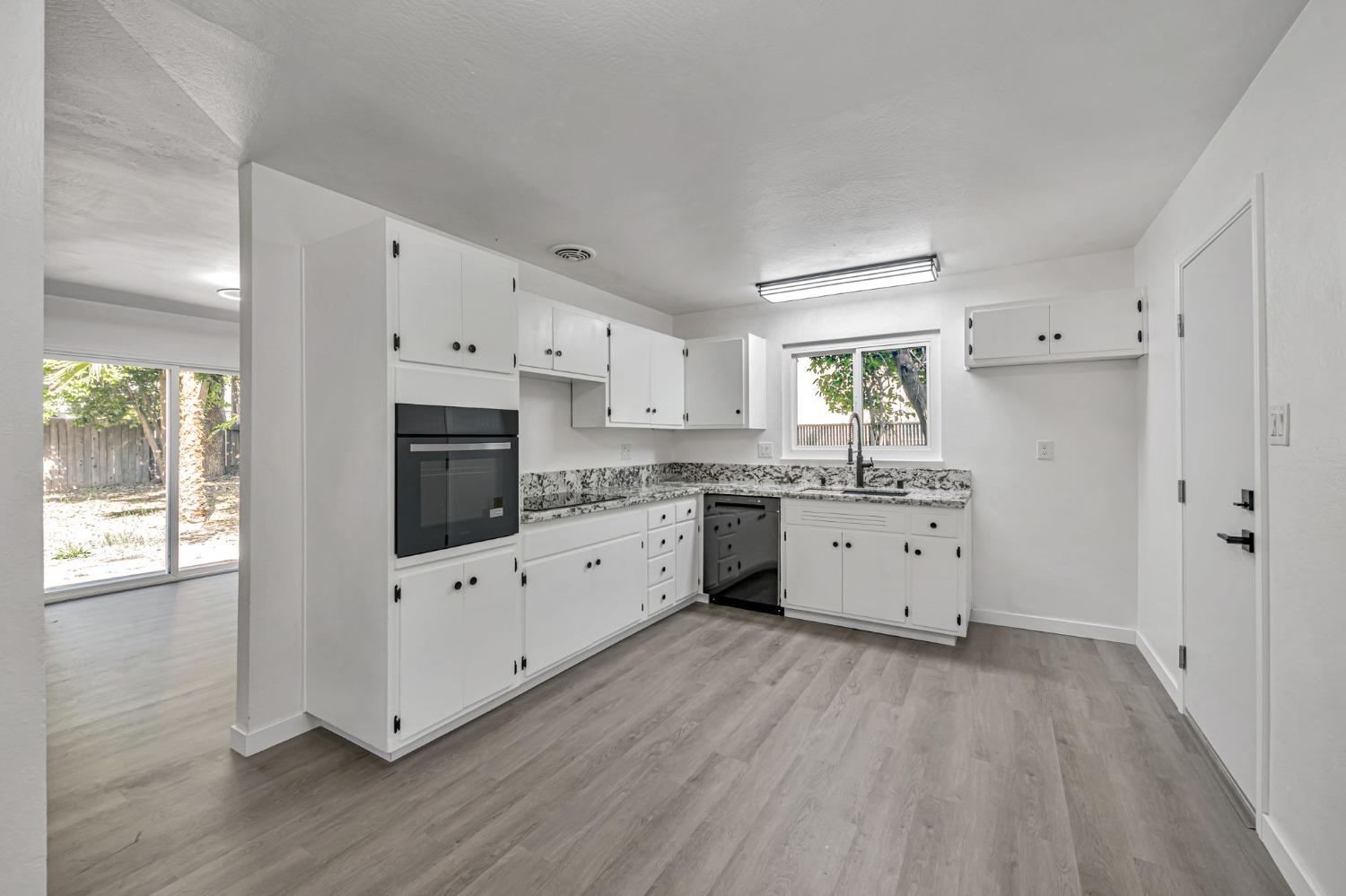 Laurelhurst Drive, Rancho Cordova, California image 9