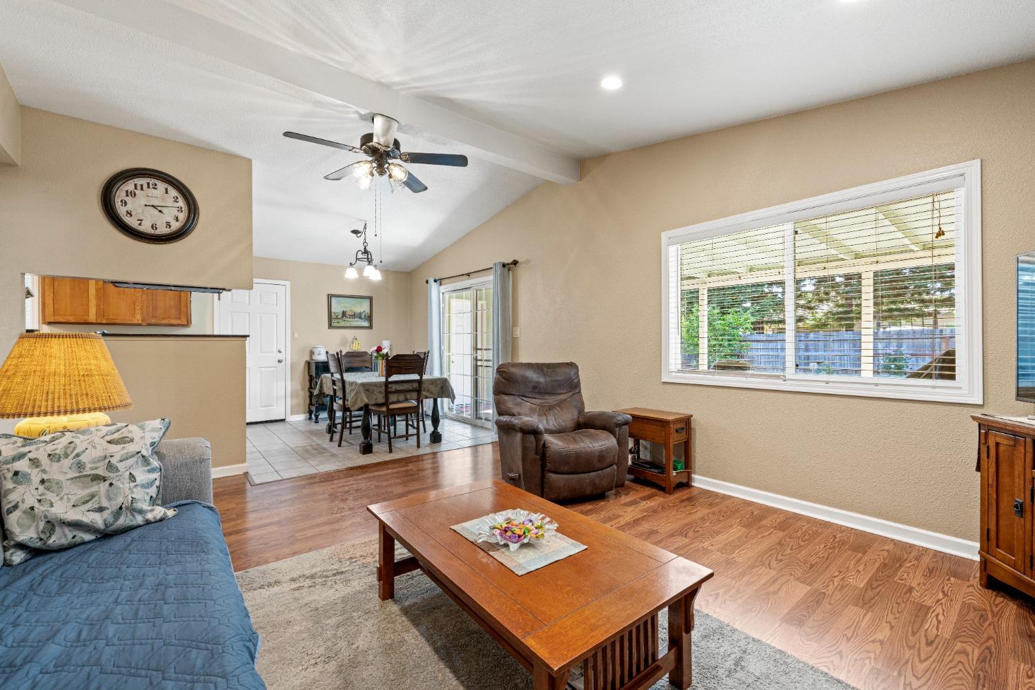 Detail Gallery Image 15 of 49 For 3701 Chamberlain Way, Carmichael,  CA 95608 - 3 Beds | 1/1 Baths