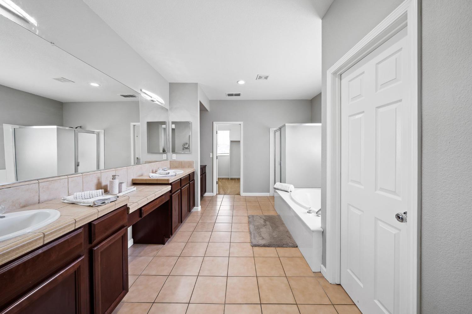 Drakeshire Court, Modesto, California image 26