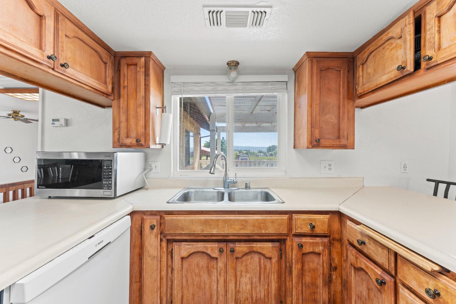 Detail Gallery Image 15 of 51 For 3218 Las Quintas Way, Marysville,  CA 95901 - 5 Beds | 2 Baths
