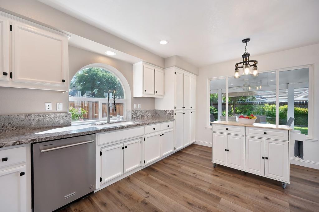 Detail Gallery Image 12 of 39 For 7316 Leyenda Ct, Rancho Murieta,  CA 95683 - 3 Beds | 2 Baths