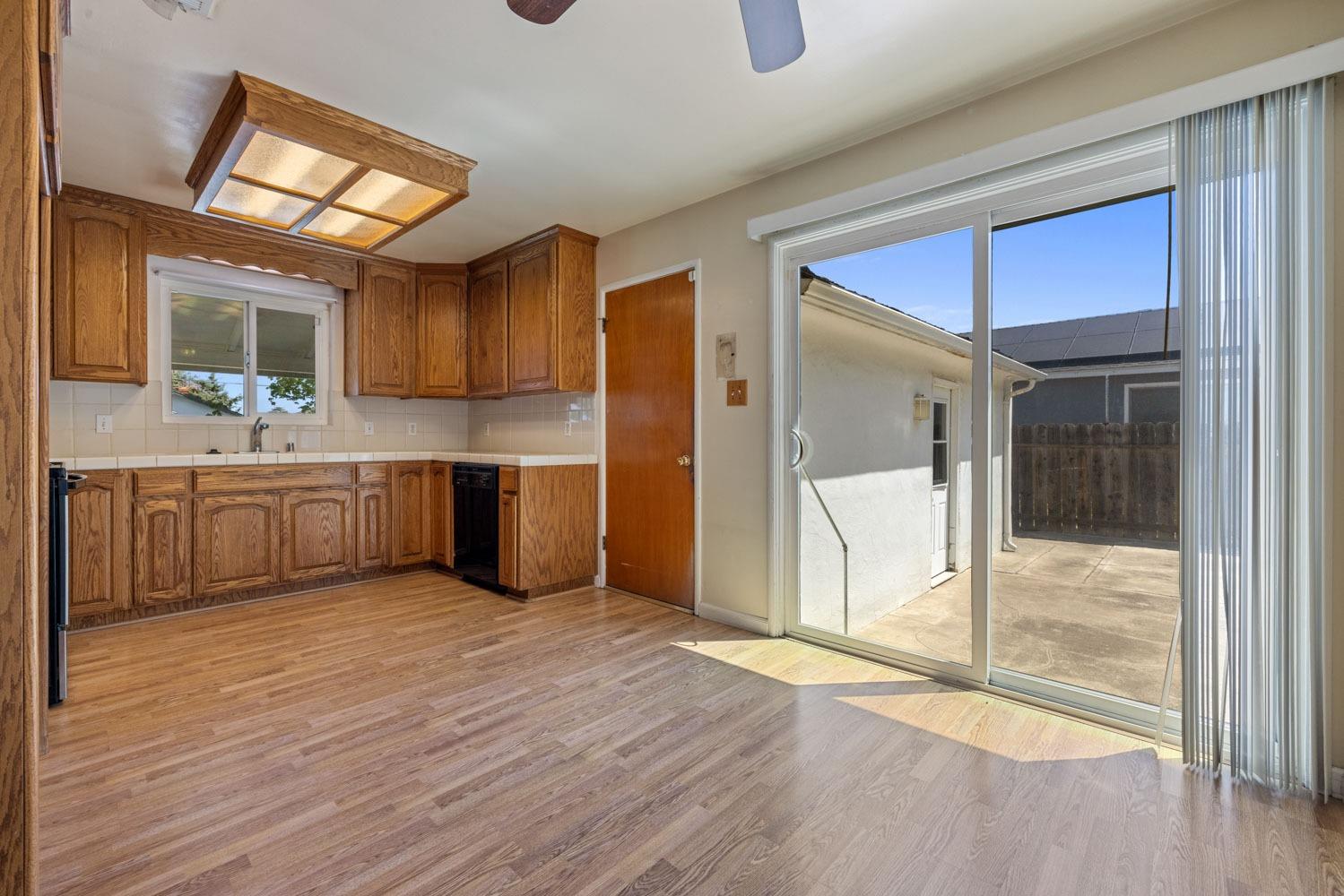Detail Gallery Image 6 of 34 For 252 Martha St, Manteca,  CA 95337 - 3 Beds | 2 Baths