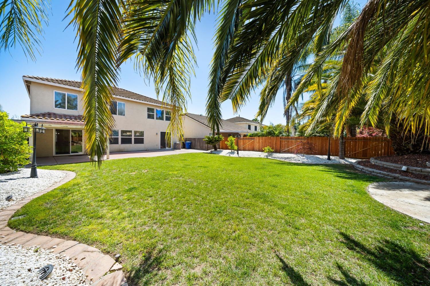 Drakeshire Court, Modesto, California image 39