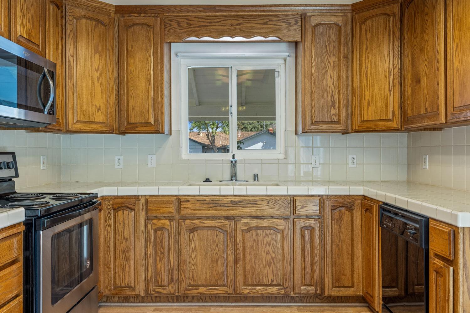 Detail Gallery Image 8 of 34 For 252 Martha St, Manteca,  CA 95337 - 3 Beds | 2 Baths