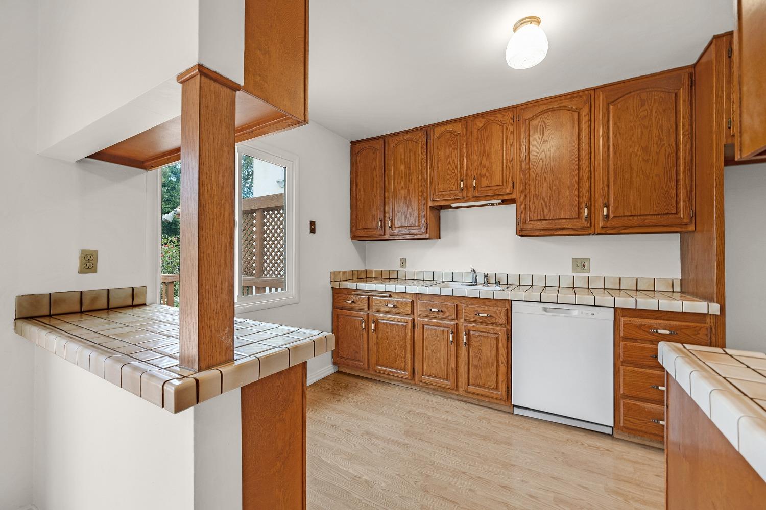 Detail Gallery Image 12 of 43 For 4436 Stanford Ave, Castro Valley,  CA 94546 - 3 Beds | 1 Baths