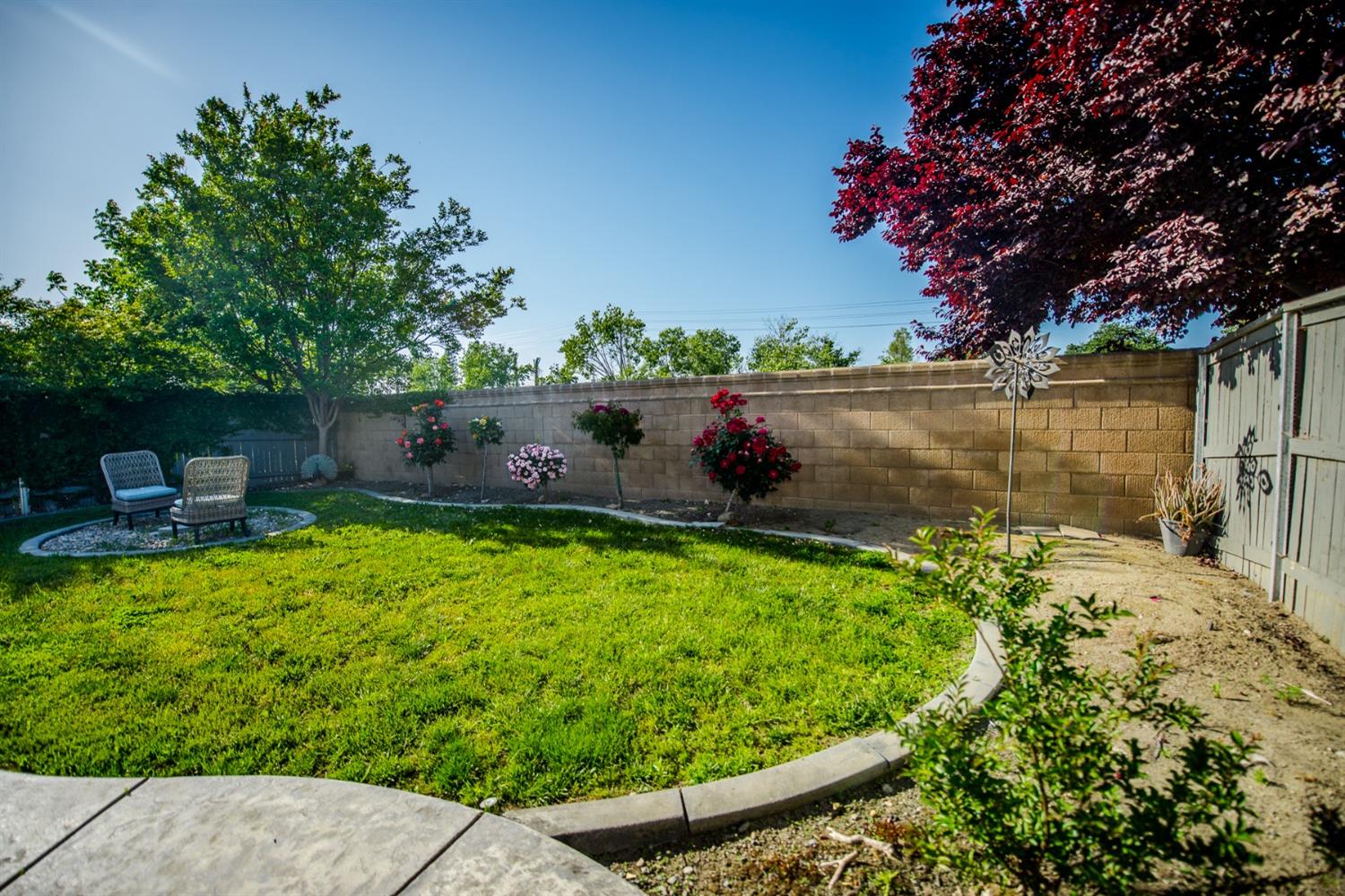 Wharfdale, Sacramento, California image 25