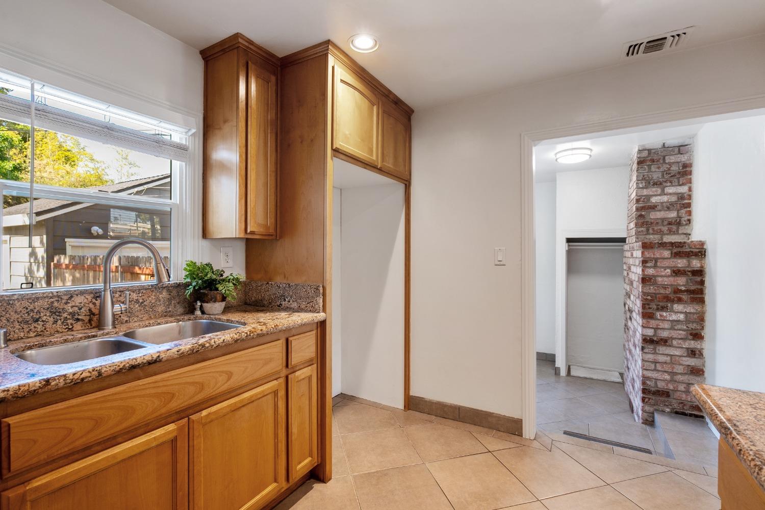 Stacia Way, Sacramento, California image 14