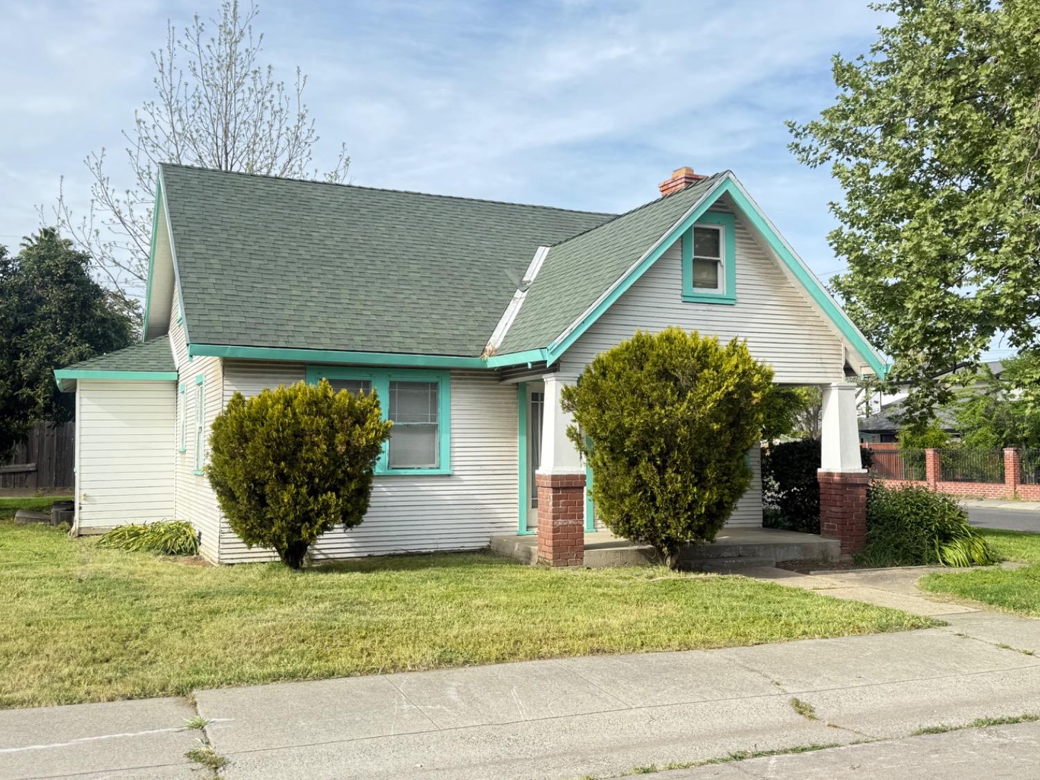 Detail Gallery Image 1 of 1 For 3341 23rd Ave, Sacramento,  CA 95820 - 4 Beds | 2 Baths