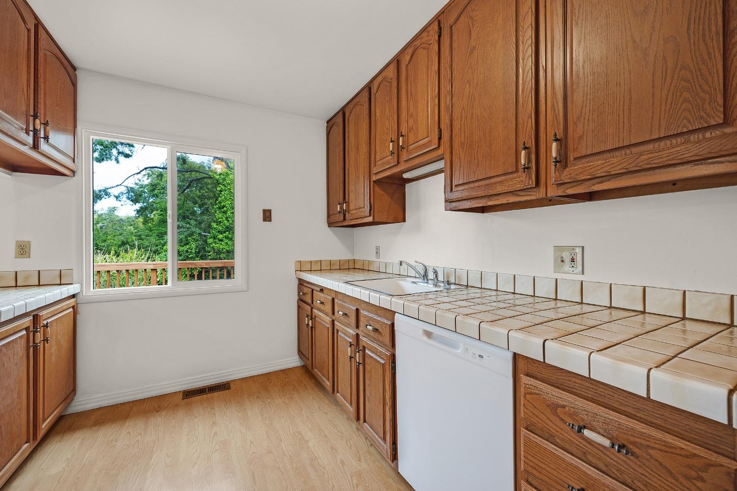 Detail Gallery Image 15 of 43 For 4436 Stanford Ave, Castro Valley,  CA 94546 - 3 Beds | 1 Baths