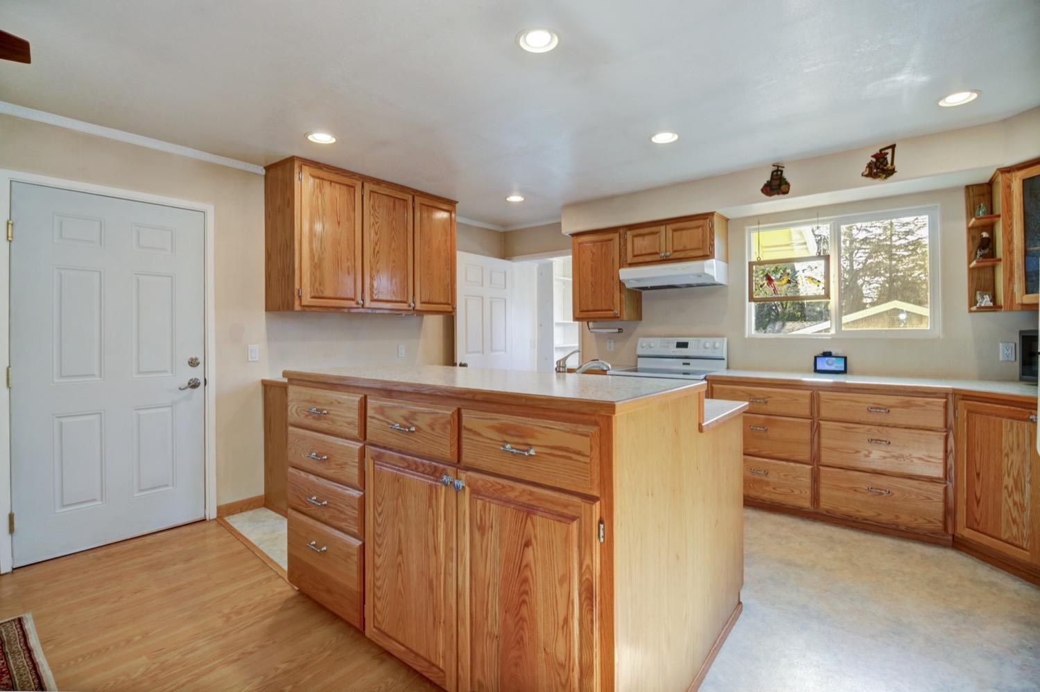 Camino Heights Drive, Camino, California image 13