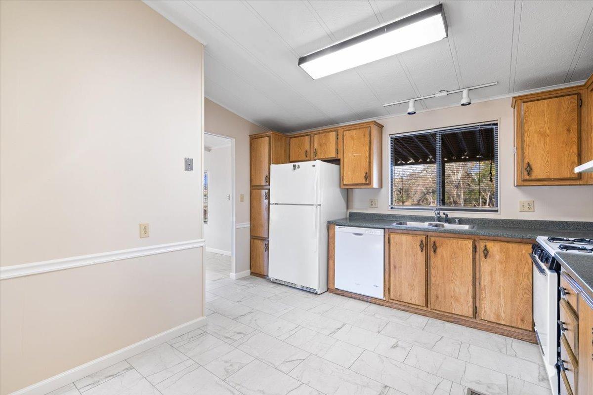 Detail Gallery Image 17 of 27 For 4380 Patterson Dr 206, Diamond Springs,  CA 95619 - 2 Beds | 2 Baths