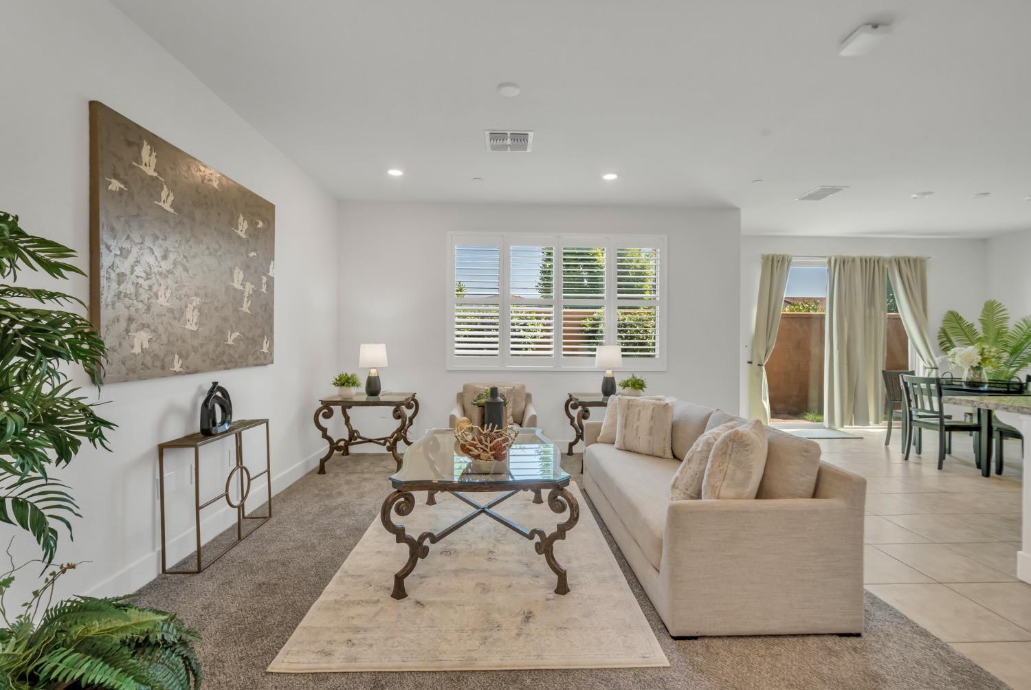Detail Gallery Image 7 of 51 For 8960 Upbeat Way, Elk Grove,  CA 95757 - 3 Beds | 2/1 Baths