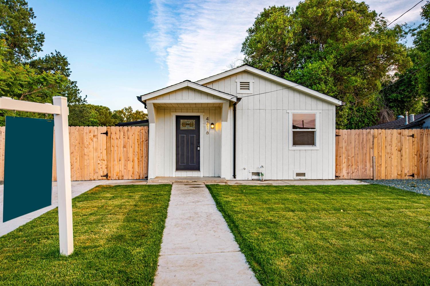 Section Avenue, Stockton, California image 5