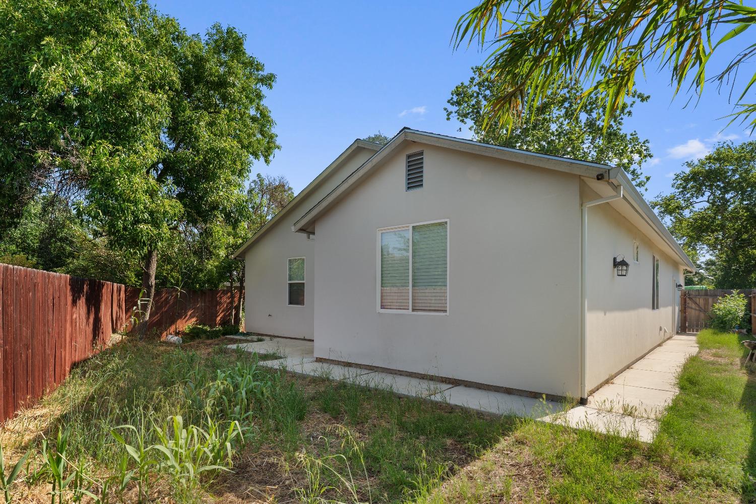 Berger Avenue, Sacramento, California image 12