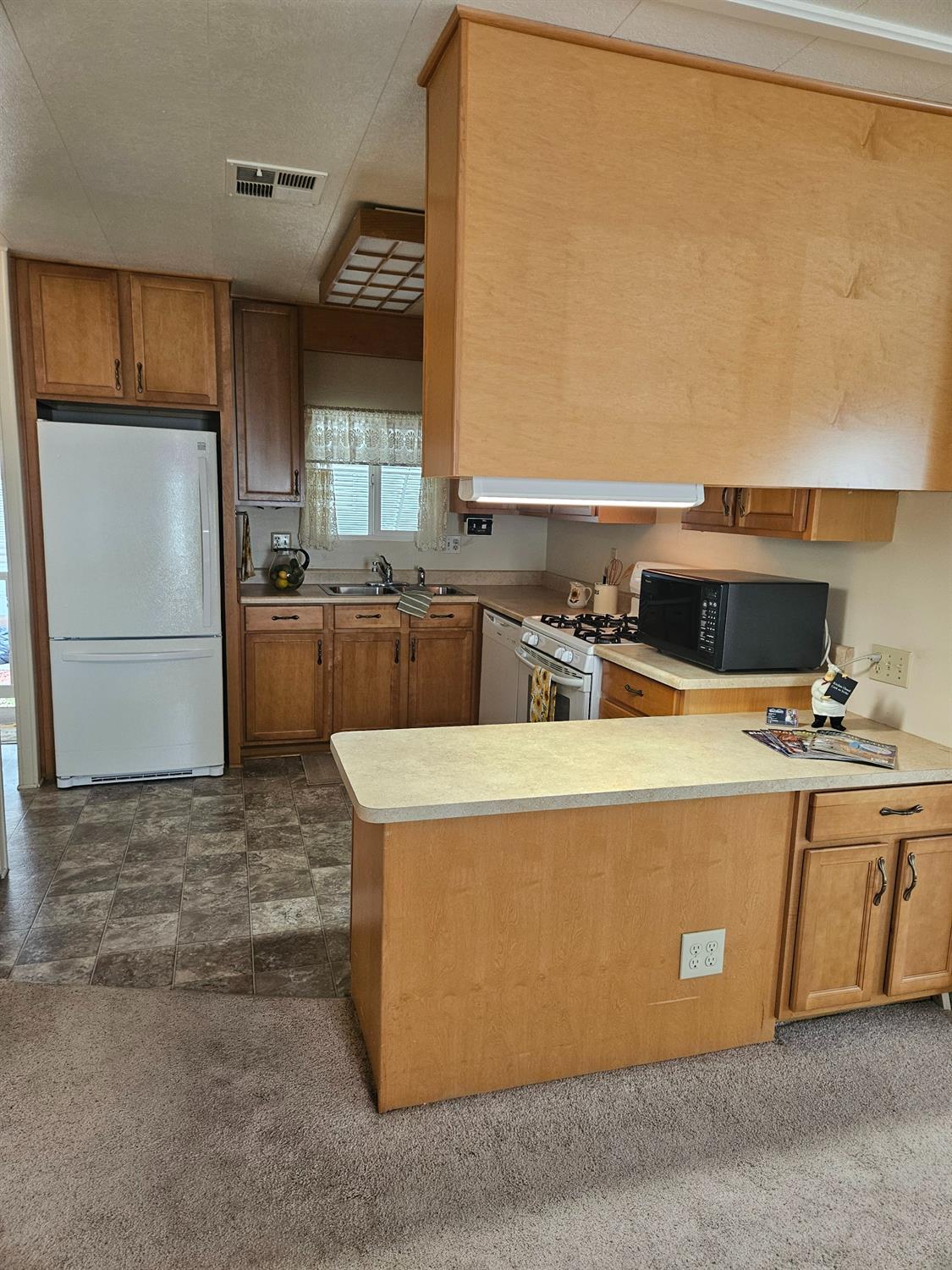 Detail Gallery Image 14 of 31 For 1608 Spruce Ct, Auburn,  CA 95603 - 2 Beds | 2 Baths