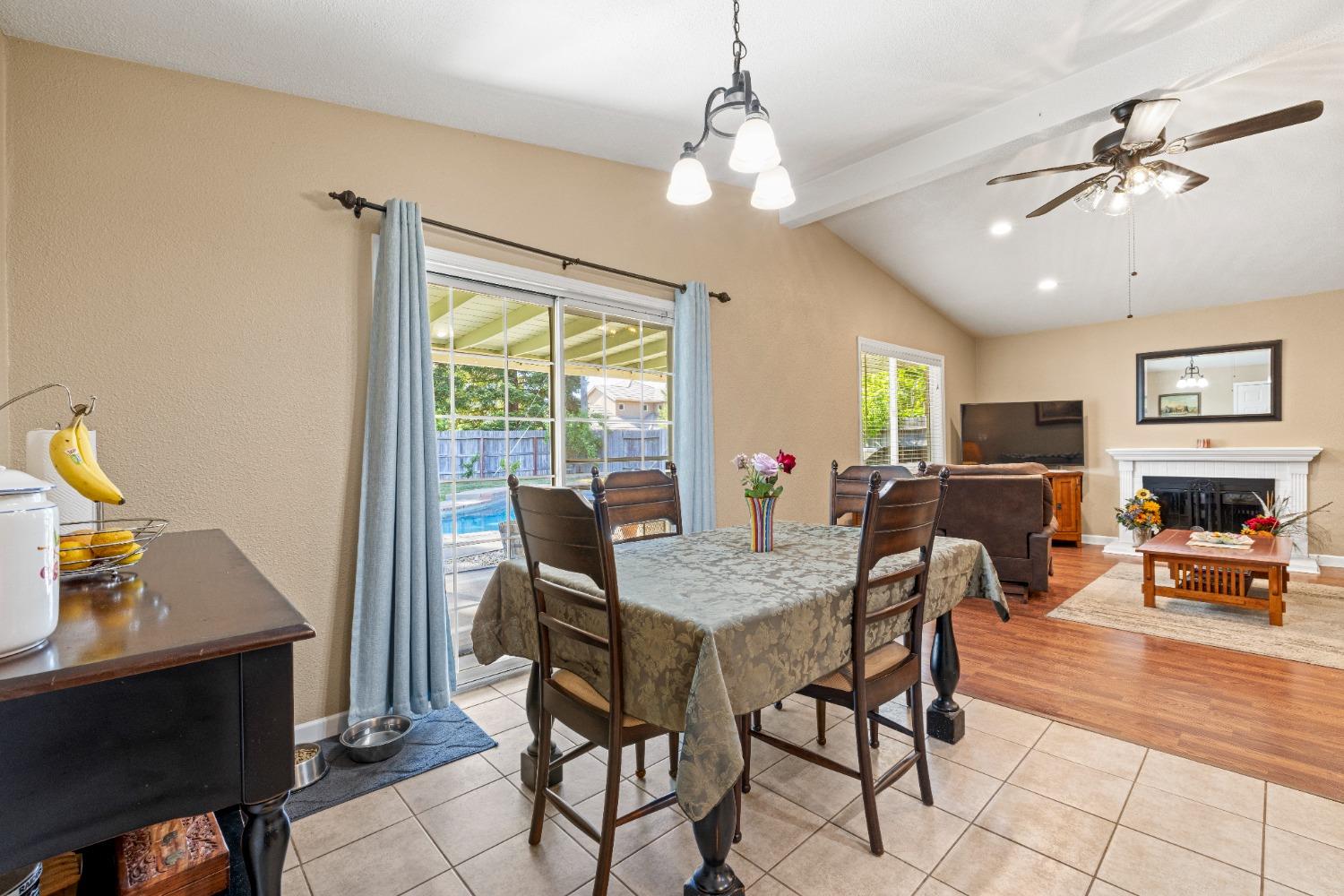 Detail Gallery Image 22 of 49 For 3701 Chamberlain Way, Carmichael,  CA 95608 - 3 Beds | 1/1 Baths