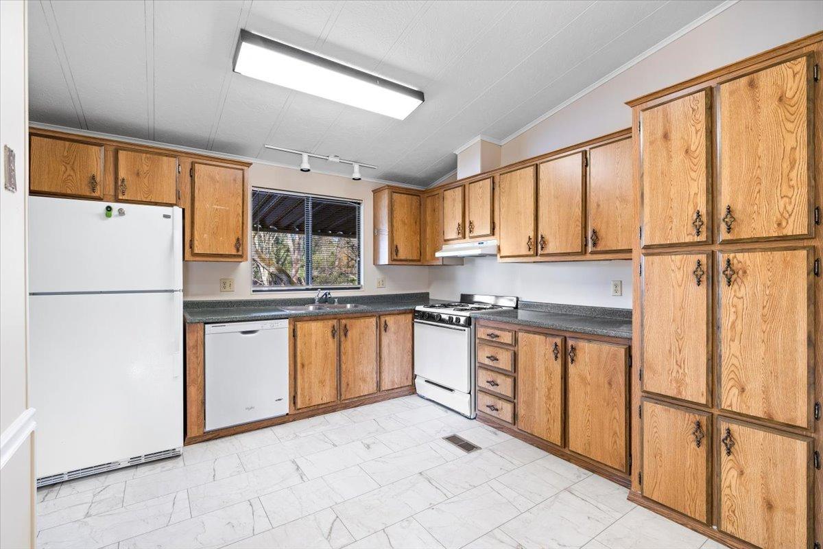 Detail Gallery Image 4 of 27 For 4380 Patterson Dr 206, Diamond Springs,  CA 95619 - 2 Beds | 2 Baths
