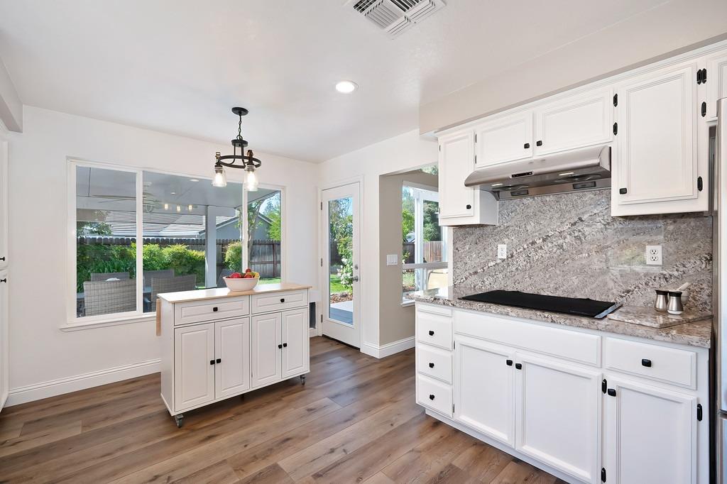 Detail Gallery Image 13 of 39 For 7316 Leyenda Ct, Rancho Murieta,  CA 95683 - 3 Beds | 2 Baths