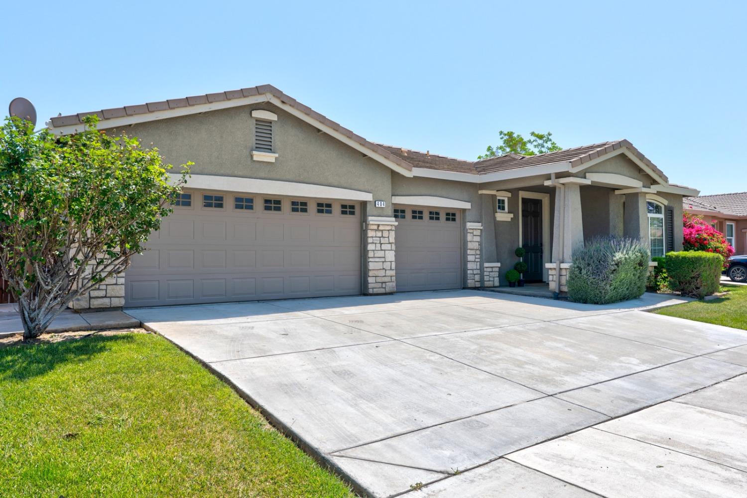 Pisa Street, Los Banos, California image 3