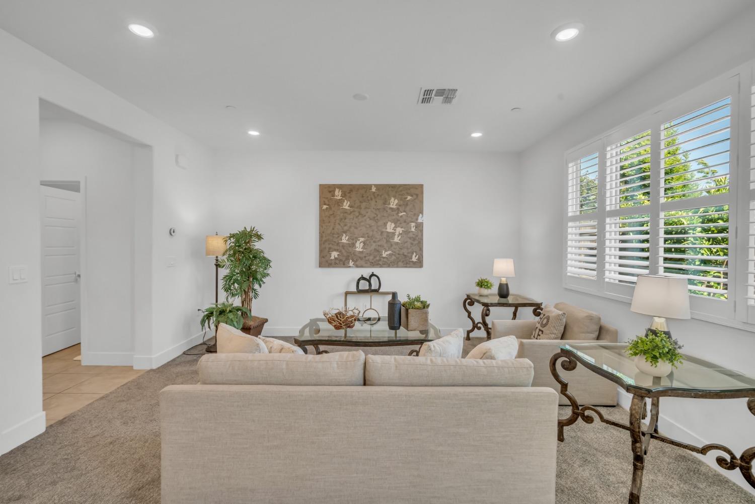 Detail Gallery Image 21 of 51 For 8960 Upbeat Way, Elk Grove,  CA 95757 - 3 Beds | 2/1 Baths