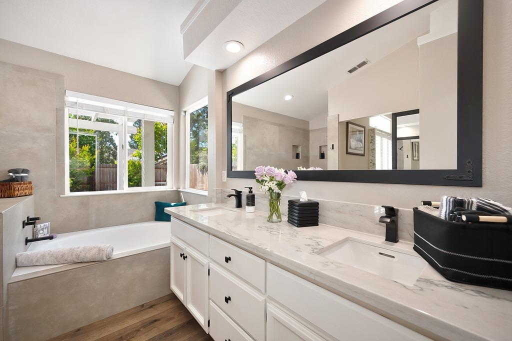 Detail Gallery Image 19 of 39 For 7316 Leyenda Ct, Rancho Murieta,  CA 95683 - 3 Beds | 2 Baths