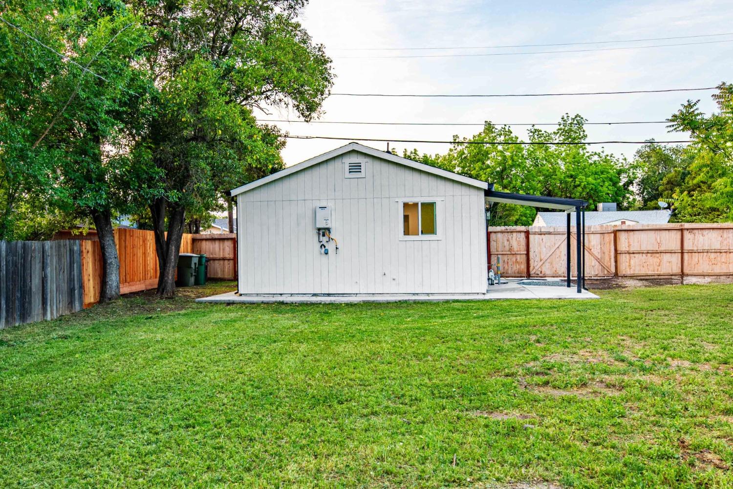 Section Avenue, Stockton, California image 27