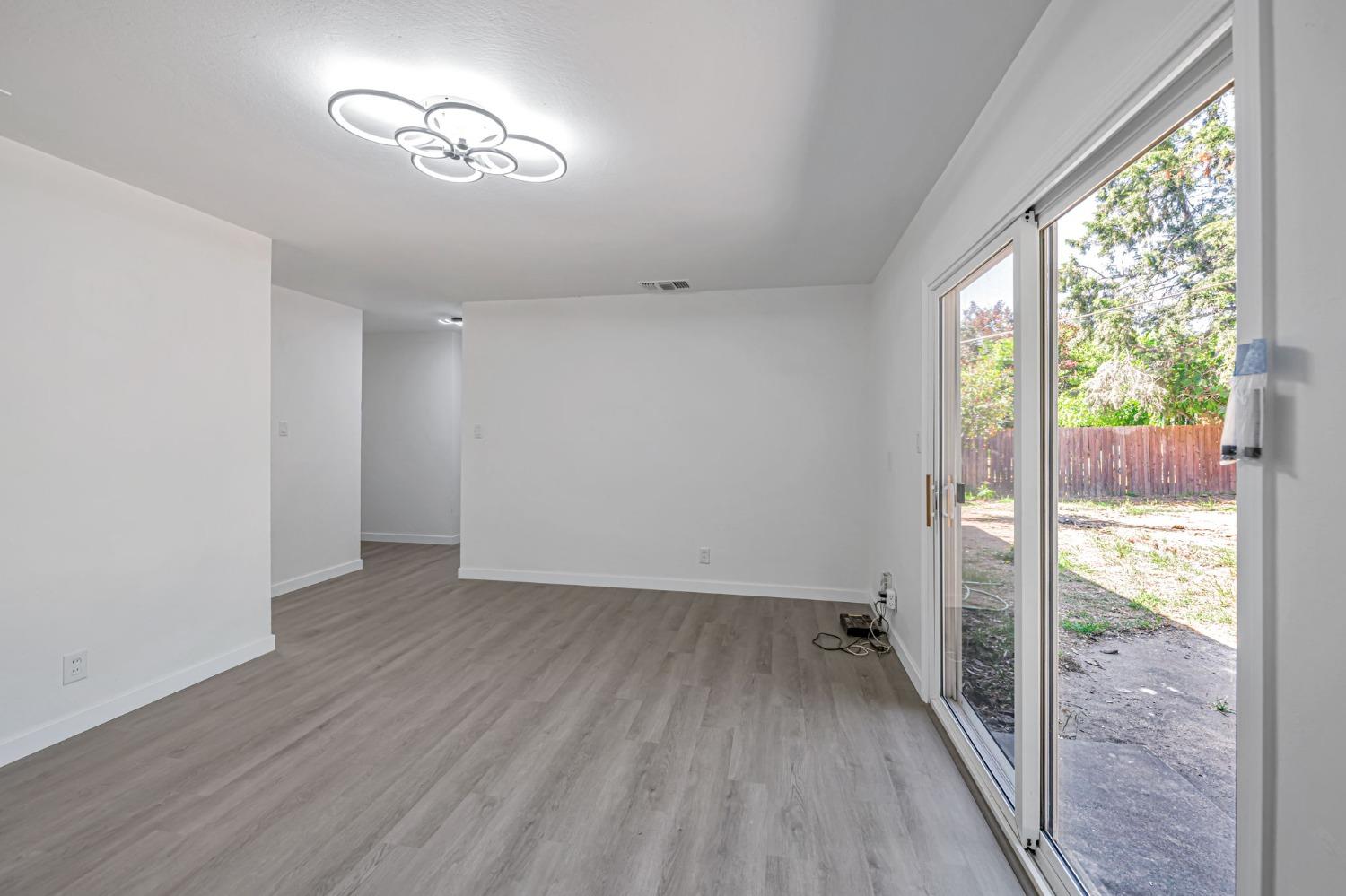Laurelhurst Drive, Rancho Cordova, California image 24
