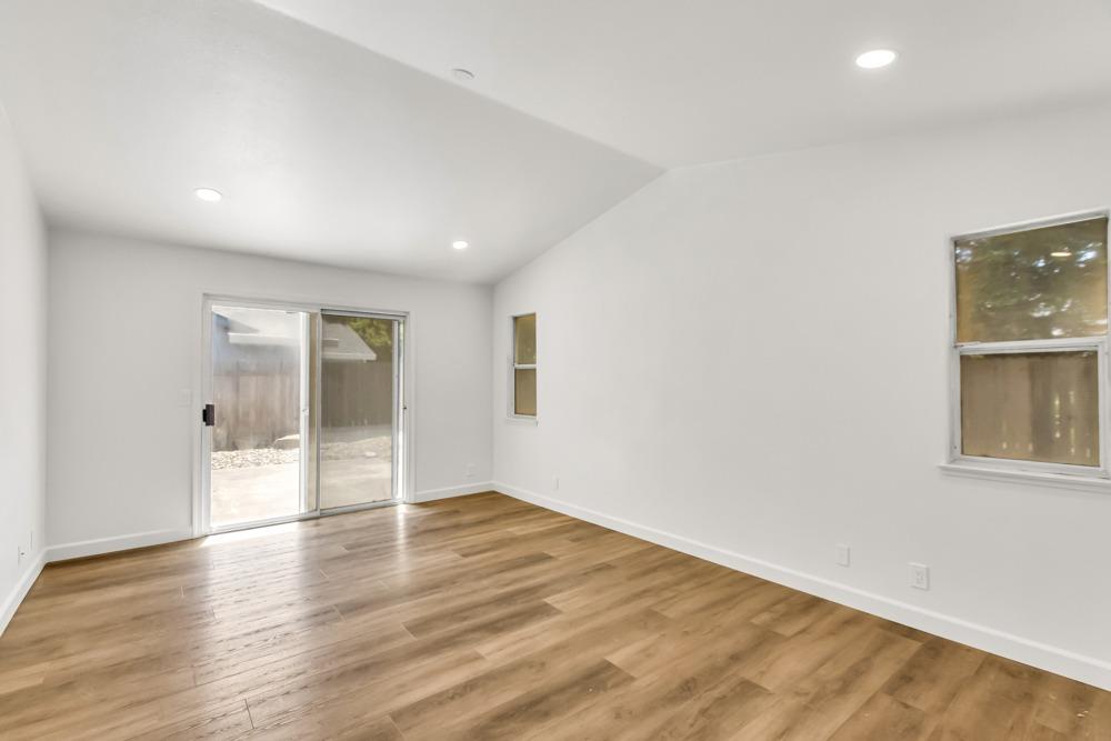 Laguna Villa Way, Elk Grove, California image 27
