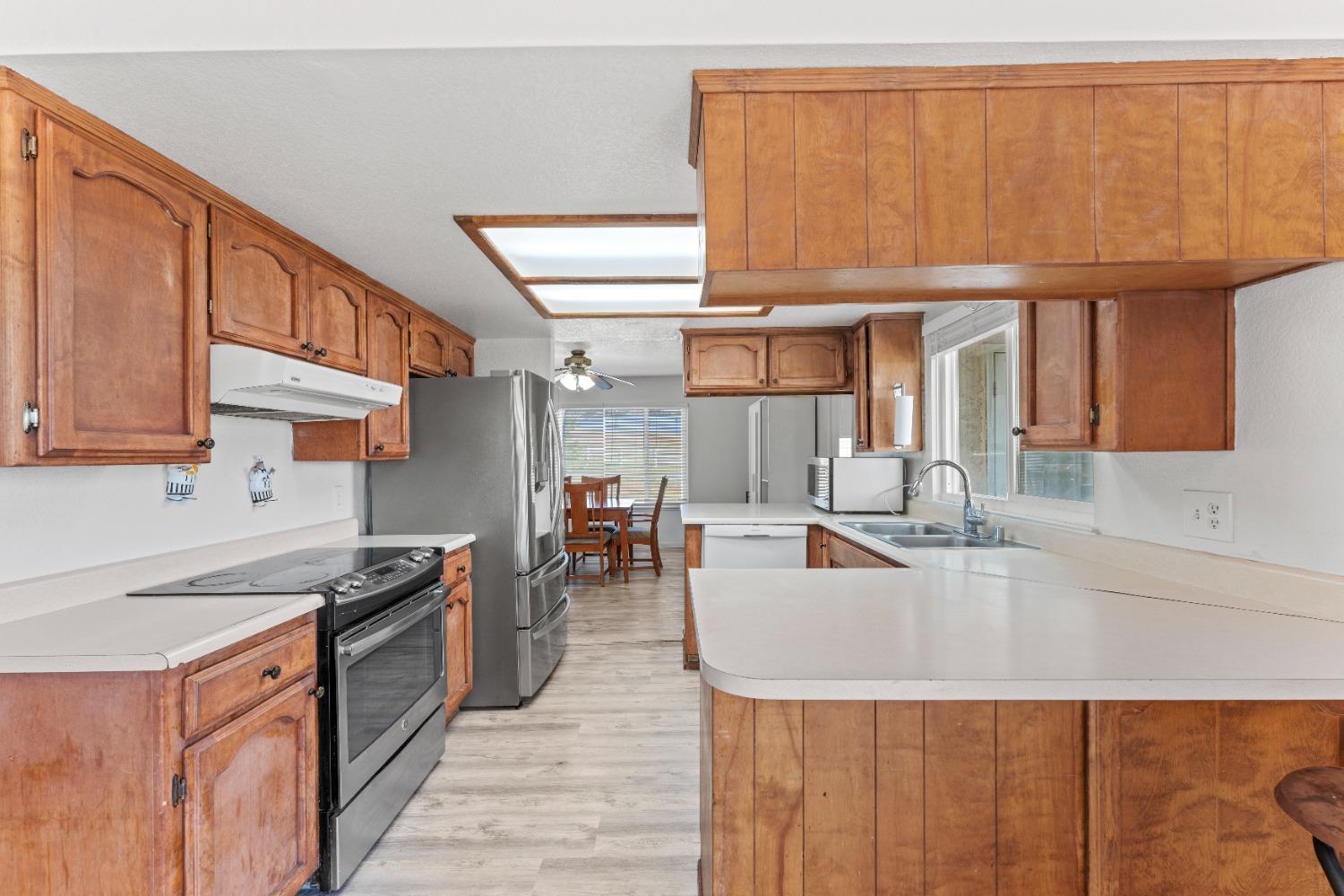 Detail Gallery Image 13 of 51 For 3218 Las Quintas Way, Marysville,  CA 95901 - 5 Beds | 2 Baths