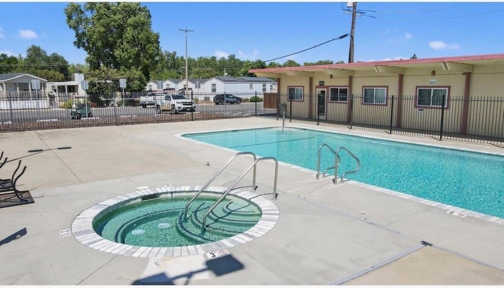 Detail Gallery Image 14 of 22 For 92 Lyle Way, Davis,  CA 95618 - 2 Beds | 2 Baths