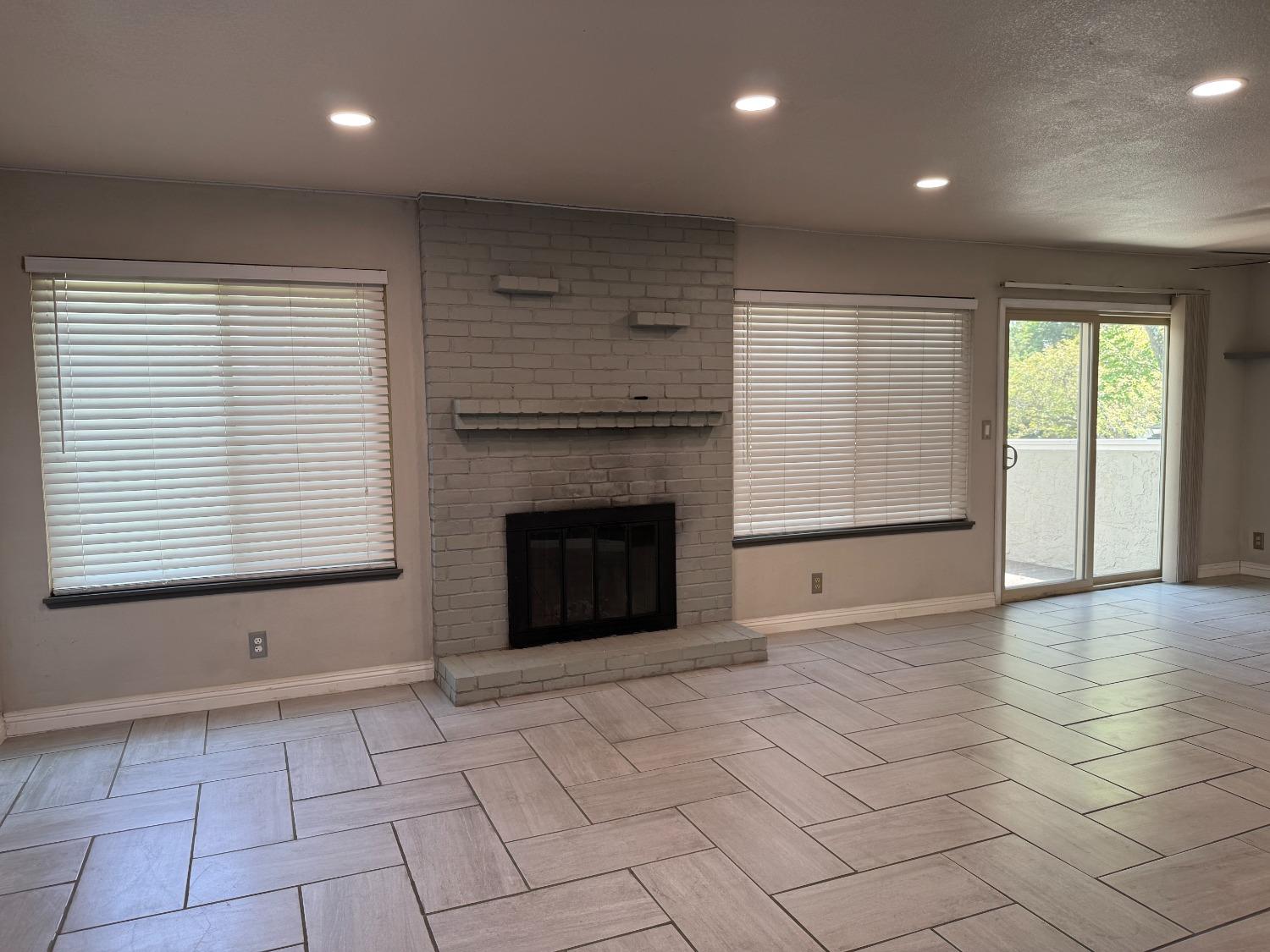 Photo #5: 225043468 Listing: Photo #5