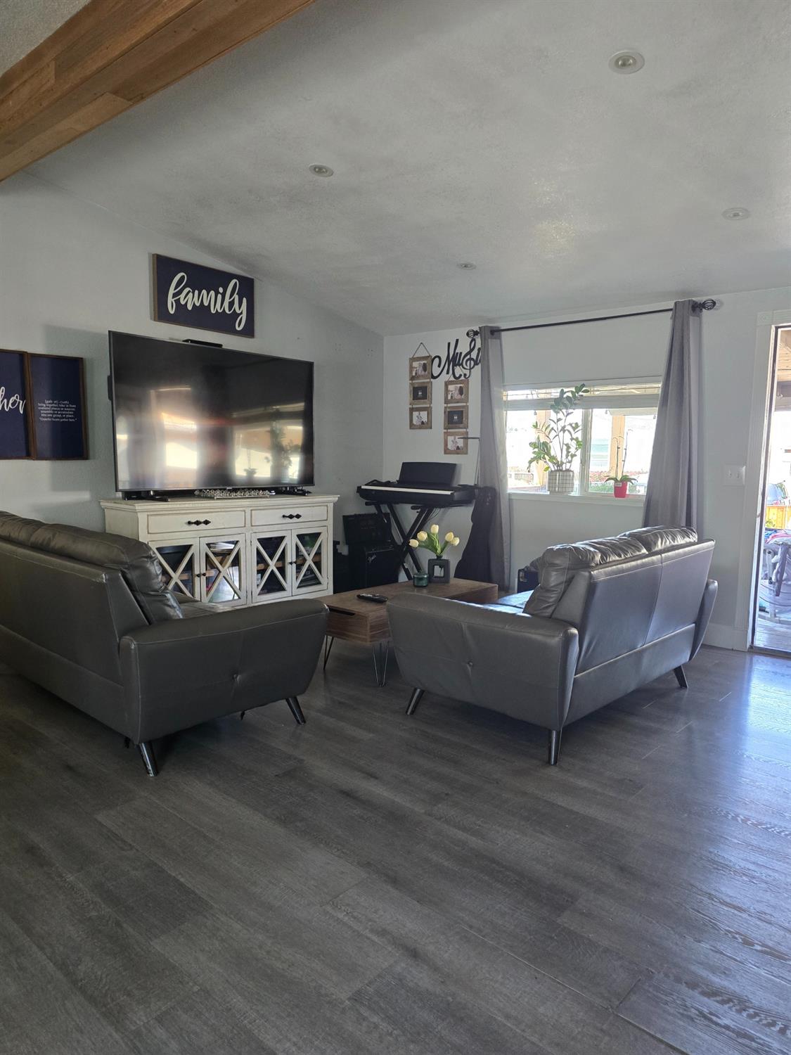 Detail Gallery Image 3 of 27 For 436 N Mercey Springs Rd 109, Los Banos,  CA 93635 - 3 Beds | 2 Baths