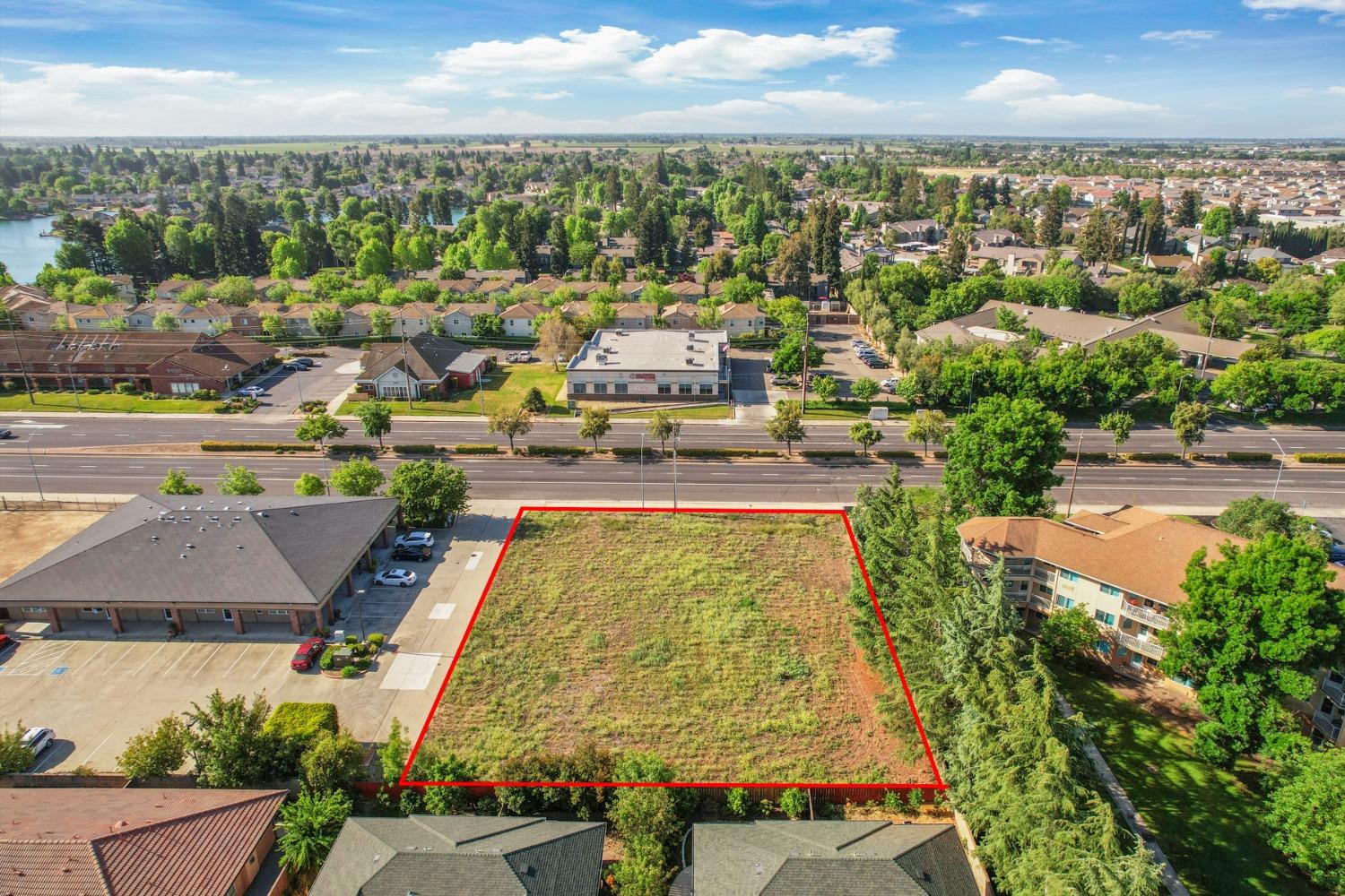 W Kettleman Lane, Lodi, California image 4