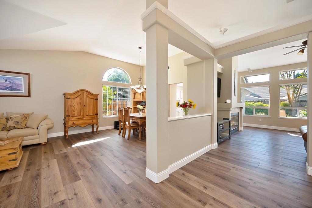 Detail Gallery Image 3 of 39 For 7316 Leyenda Ct, Rancho Murieta,  CA 95683 - 3 Beds | 2 Baths