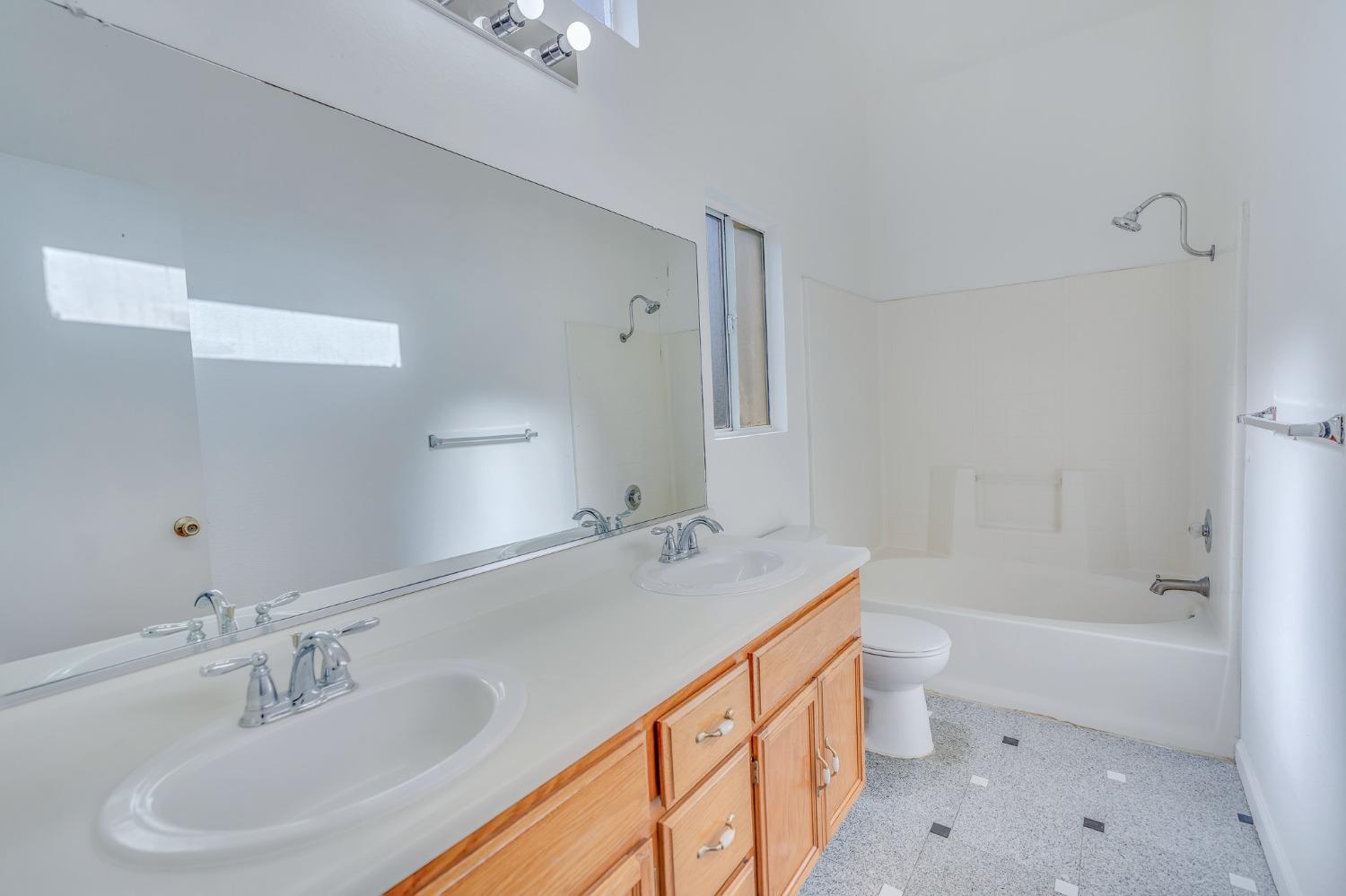 Detail Gallery Image 40 of 60 For 2267 Imperial Dr, Los Banos,  CA 93635 - 3 Beds | 2 Baths