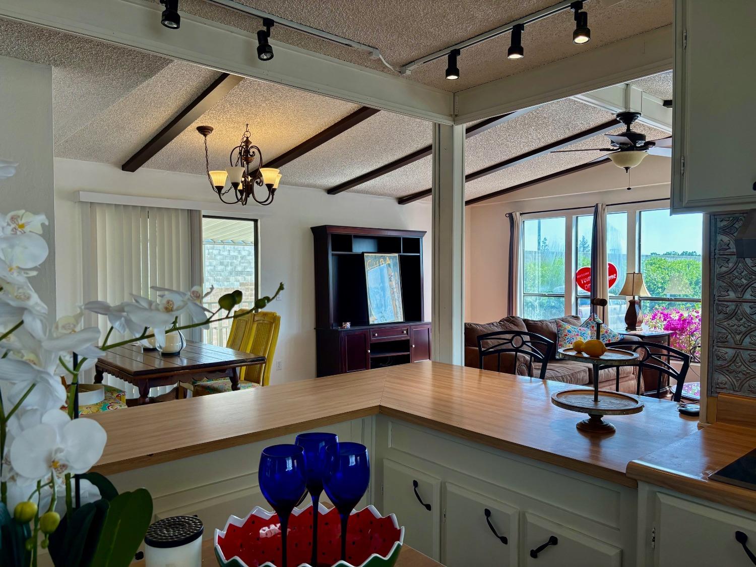 Detail Gallery Image 1 of 26 For 4319 Oakwood St, Rocklin,  CA 95677 - 2 Beds | 2 Baths