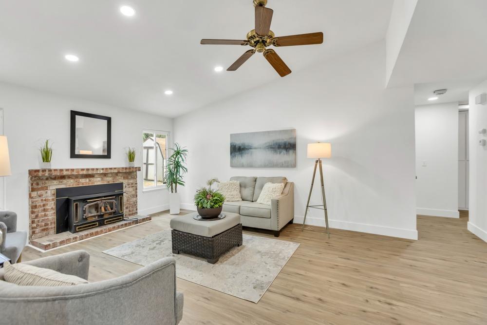 Deer Creek Drive, Sacramento, California image 6