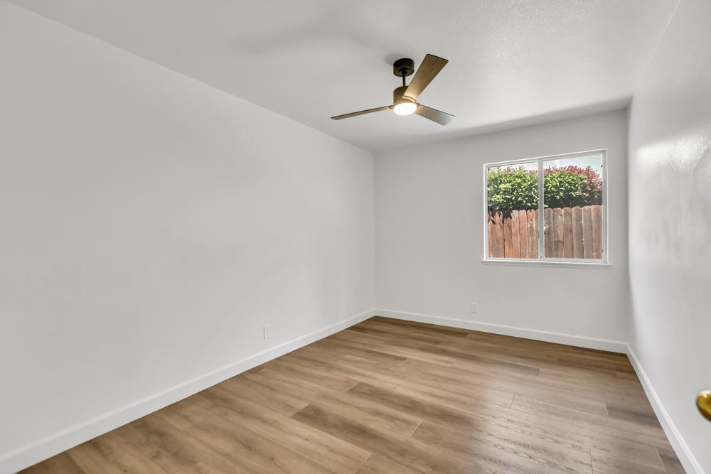 Laguna Villa Way, Elk Grove, California image 24