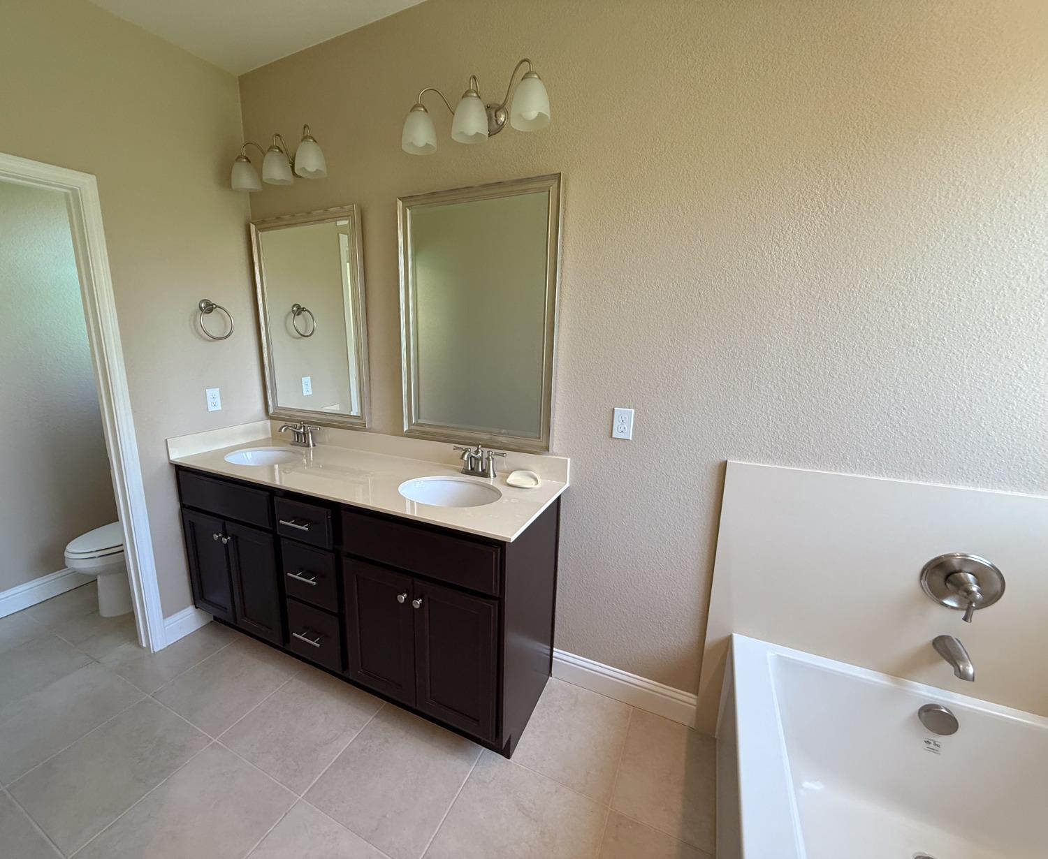 Gus Villalta Drive, Los Banos, California image 11