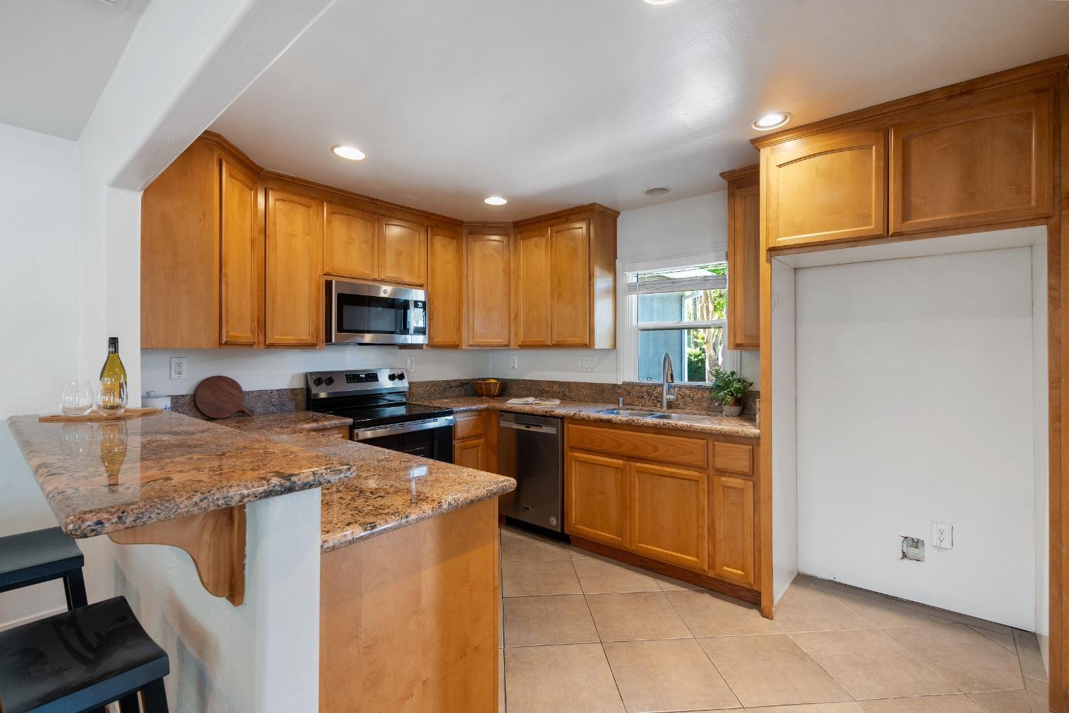 Stacia Way, Sacramento, California image 11
