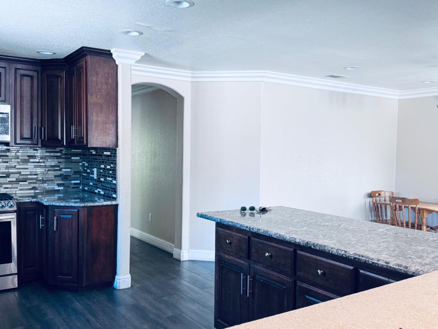 Detail Gallery Image 10 of 25 For 172 N Patton Ave, Stockton,  CA 95215 - 3 Beds | 2 Baths