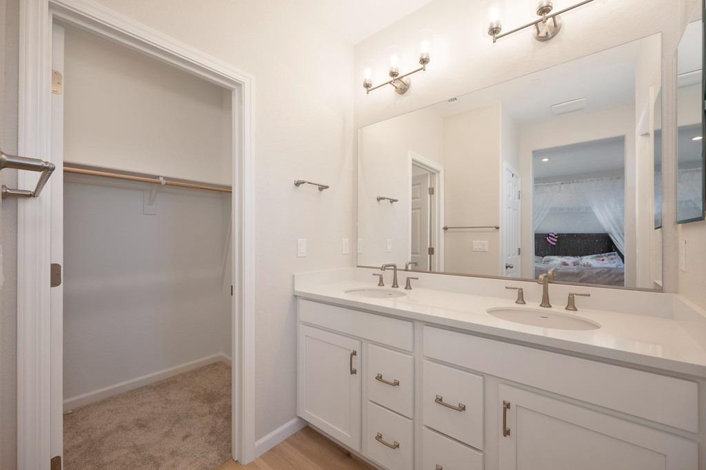 Del Seis Drive, Sacramento, California image 21