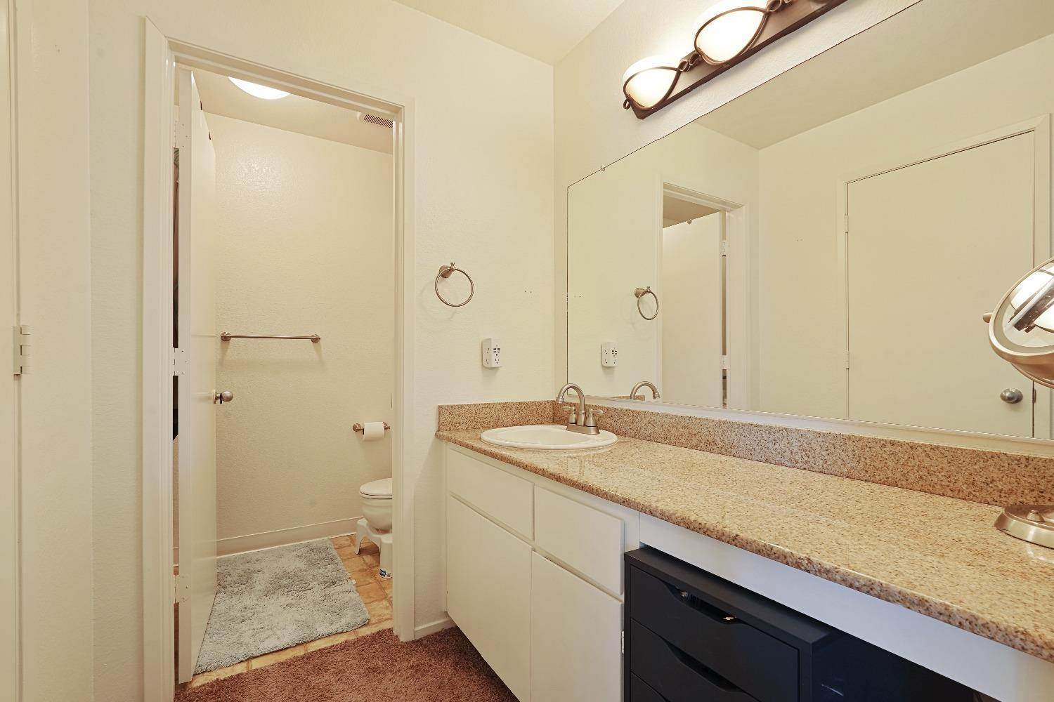 Detail Gallery Image 14 of 24 For 2400 Eilers Ln #1406,  Lodi,  CA 95242 - 2 Beds | 2 Baths