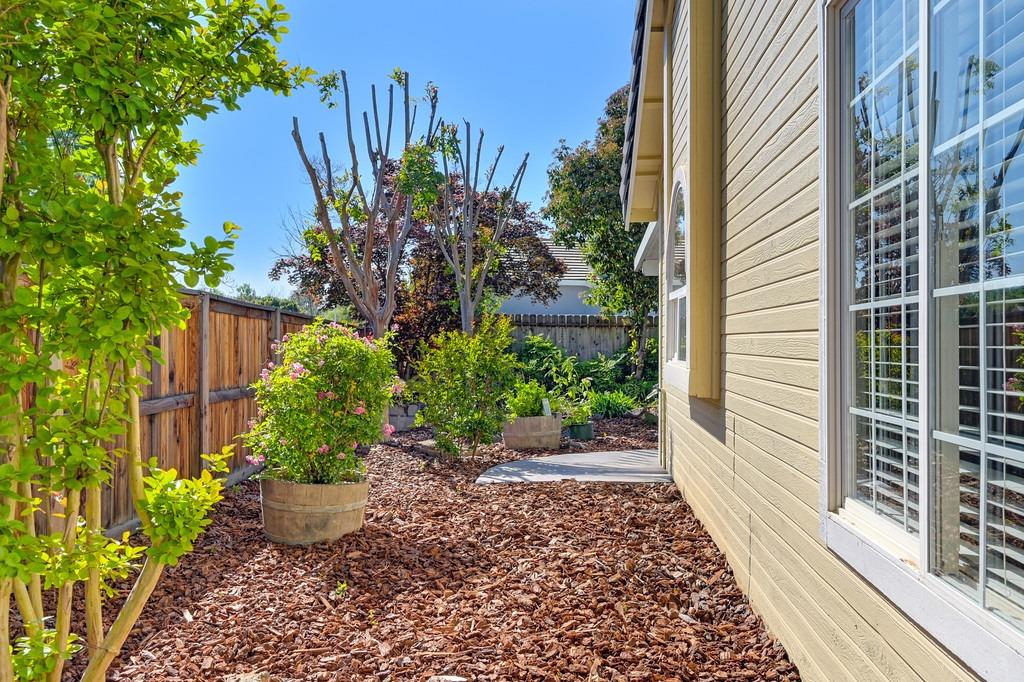 Detail Gallery Image 37 of 39 For 7316 Leyenda Ct, Rancho Murieta,  CA 95683 - 3 Beds | 2 Baths