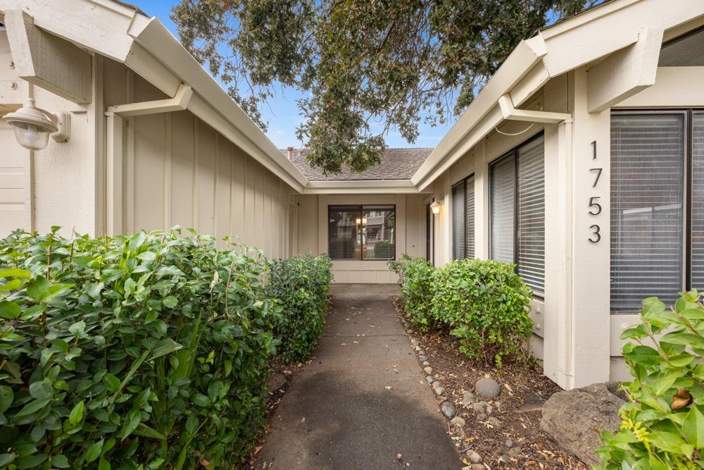 Park Place Drive, Carmichael, California image 4