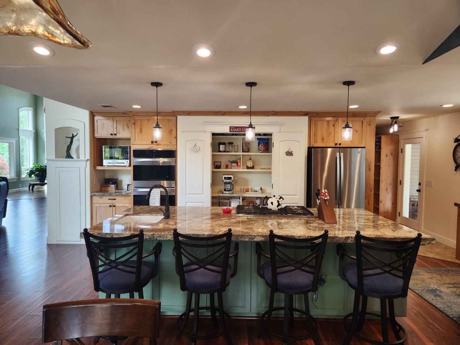 Detail Gallery Image 9 of 86 For 2401 Sanford Dr, Rescue,  CA 95672 - 4 Beds | 3 Baths