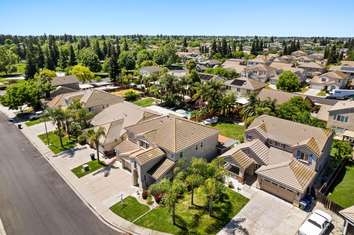 Drakeshire Court, Modesto, California image 46