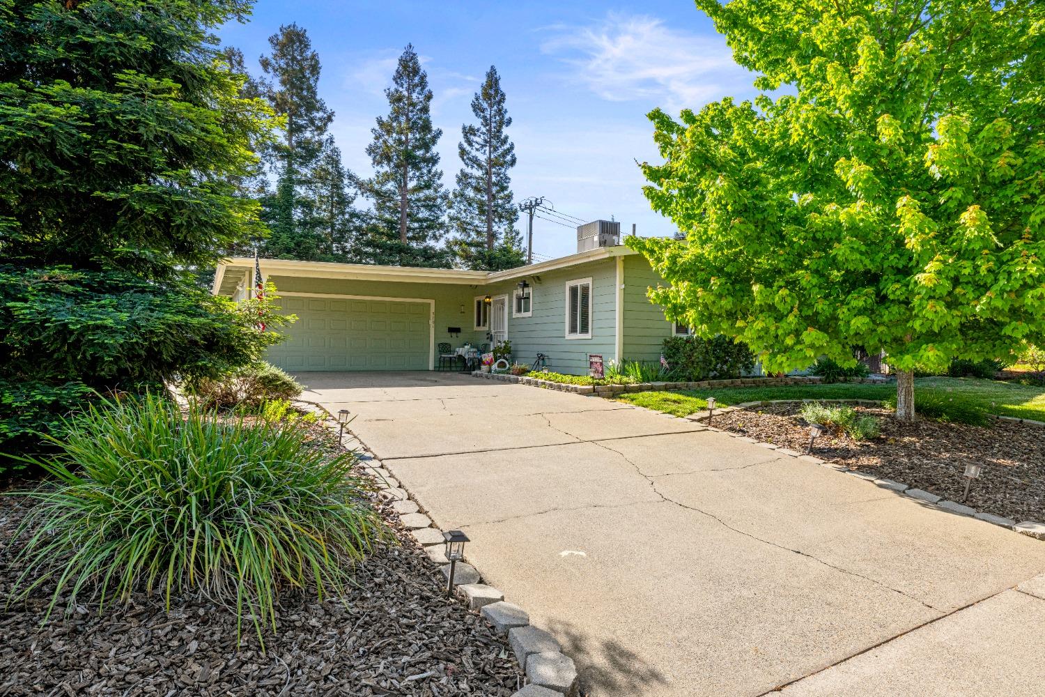 Detail Gallery Image 6 of 49 For 3701 Chamberlain Way, Carmichael,  CA 95608 - 3 Beds | 1/1 Baths